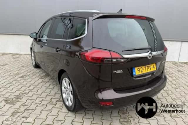 Opel Zafira (2012) thumbnail 4