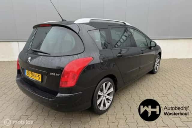 Peugeot 308 (2012) thumbnail 4