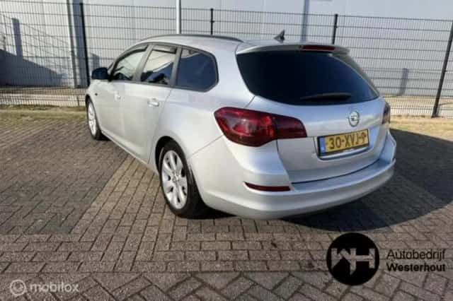 Opel Astra (2012) thumbnail 4