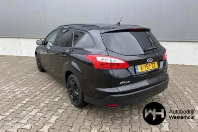 Ford Focus (2013) thumbnail 3