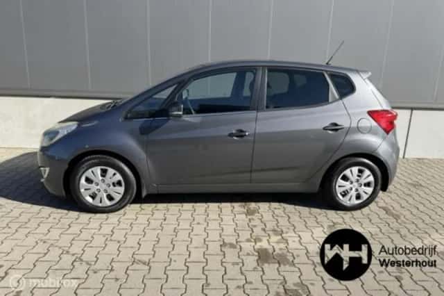 Hyundai ix20 (2011) thumbnail 5
