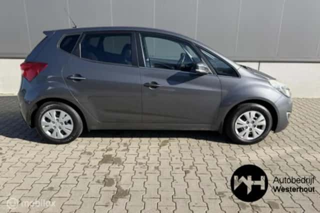 Hyundai ix20 (2011) thumbnail 6