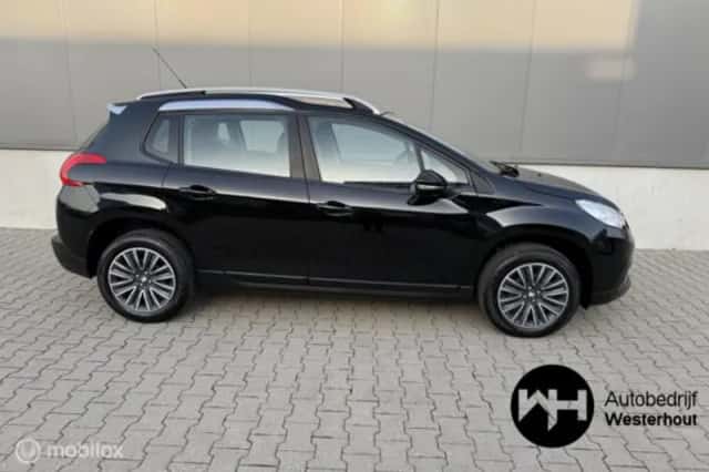 Peugeot 2008 (2016) thumbnail 5
