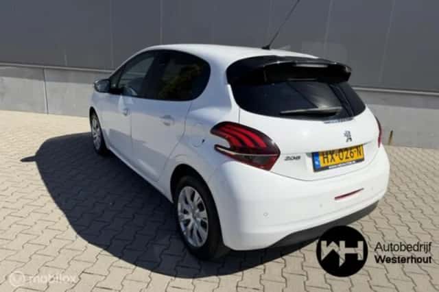 Peugeot 208 (2016) thumbnail 4