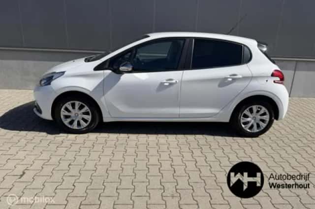 Peugeot 208 (2016) thumbnail 5
