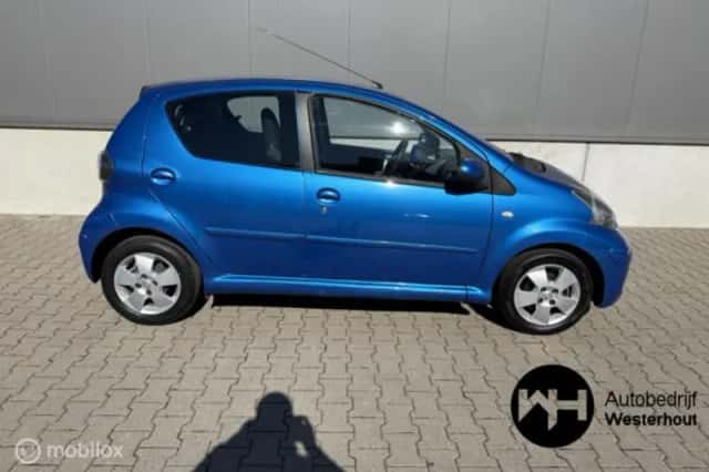 Toyota Aygo (2009) thumbnail 6
