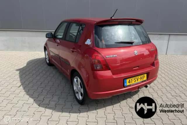 Suzuki Swift (2006) thumbnail 3