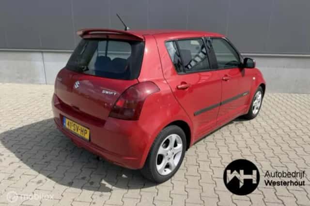 Suzuki Swift (2006) thumbnail 4