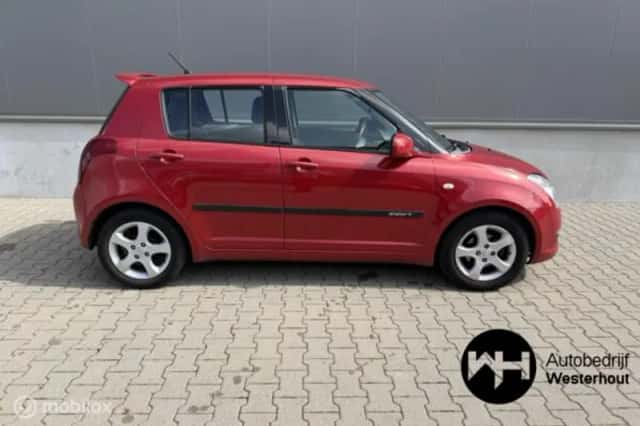 Suzuki Swift (2006) thumbnail 5