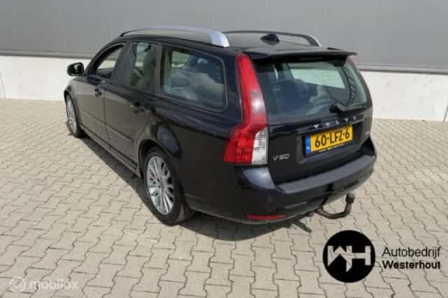 Volvo V50 (2010) thumbnail 3