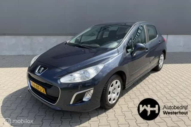 Peugeot 308 (2011) thumbnail 2