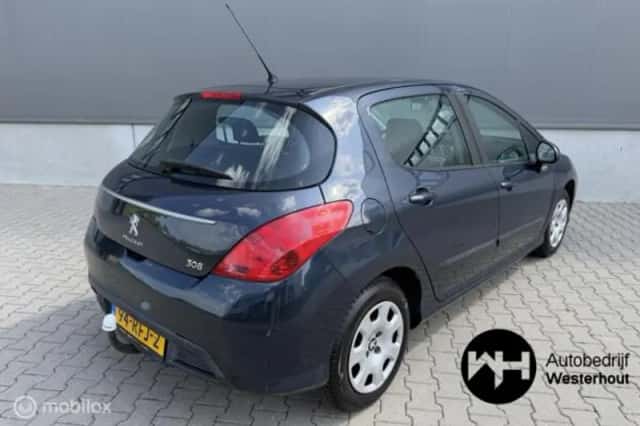 Peugeot 308 (2011) thumbnail 4