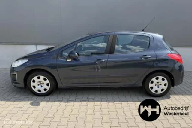 Peugeot 308 (2011) thumbnail 5