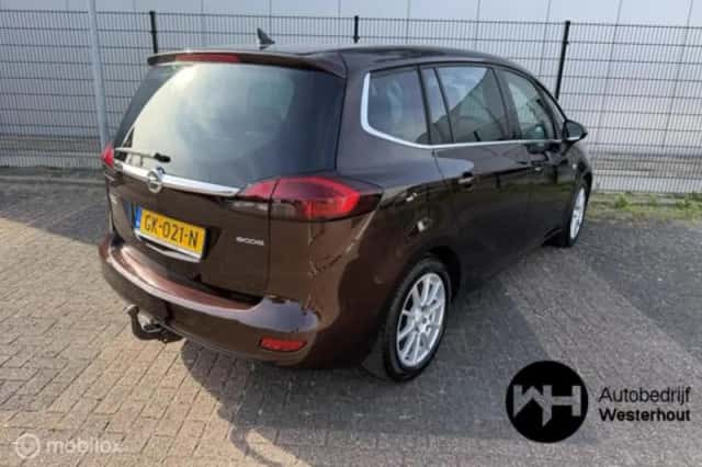 Opel Zafira (2014) thumbnail 3
