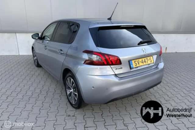Peugeot 308 (2018) thumbnail 3