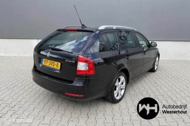 Škoda Octavia (2009) thumbnail 4