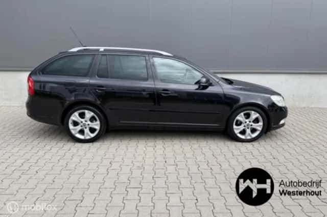 Škoda Octavia (2009) thumbnail 6