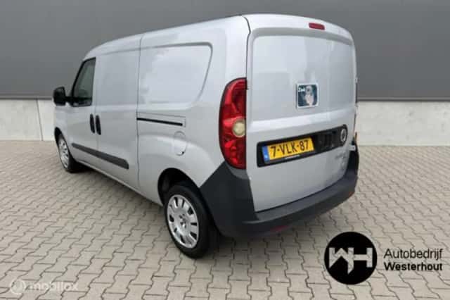 Fiat Doblò (2011) thumbnail 4