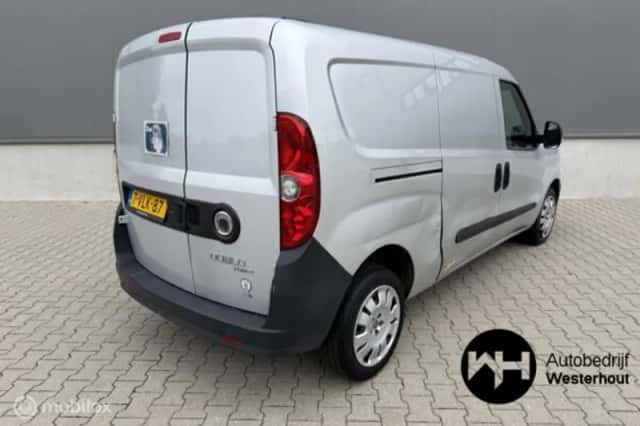 Fiat Doblò (2011) thumbnail 5