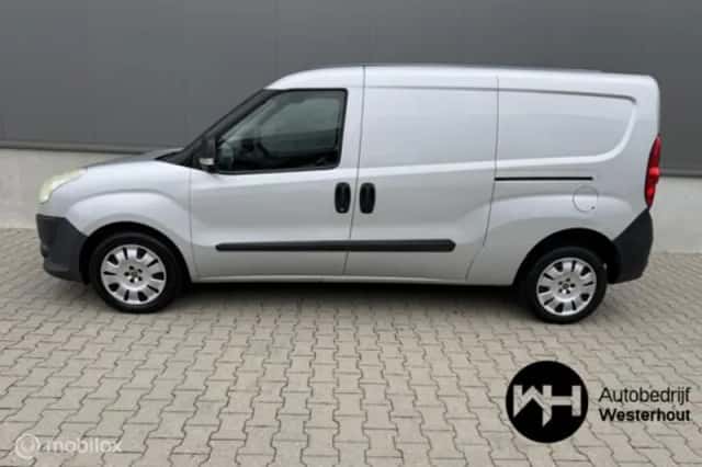Fiat Doblò (2011) thumbnail 6