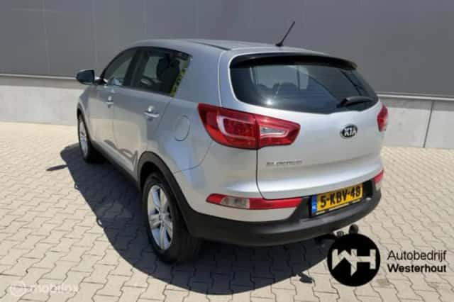 Kia Sportage (2013) thumbnail 3
