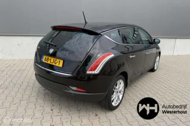 Lancia Delta (2010) thumbnail 4