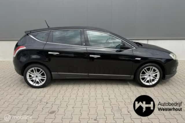 Lancia Delta (2010) thumbnail 5