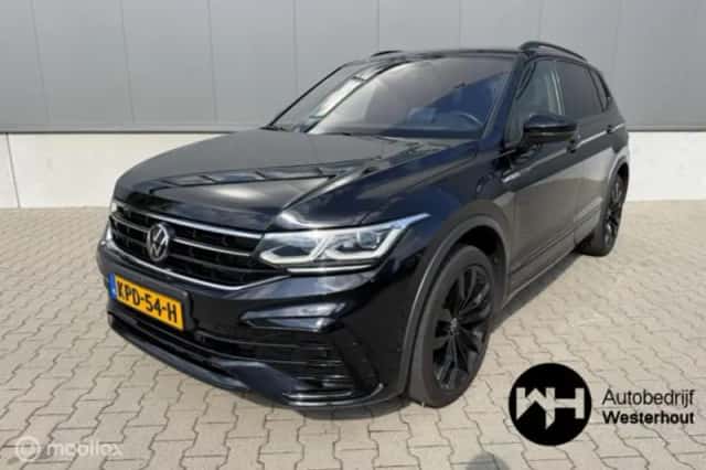 Volkswagen Tiguan (2023) thumbnail 2