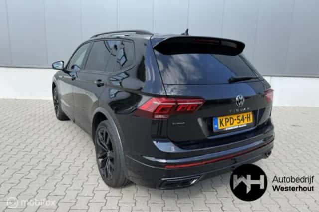 Volkswagen Tiguan (2023) thumbnail 3