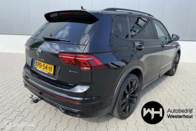 Volkswagen Tiguan (2023) thumbnail 4