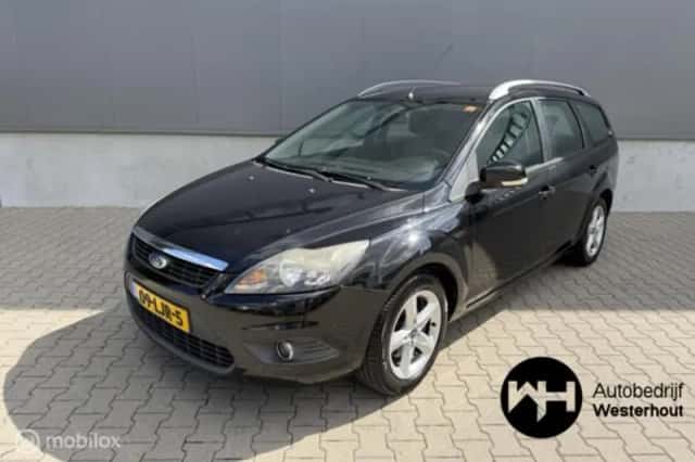 Ford Focus (2010) thumbnail 2