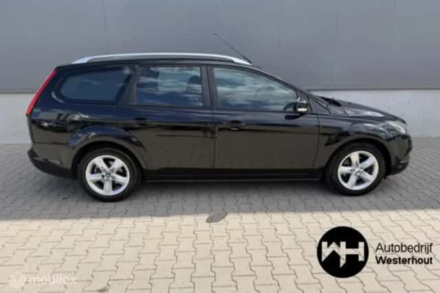 Ford Focus (2010) thumbnail 5