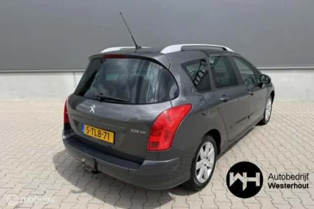 Peugeot 308 (2012) thumbnail 4