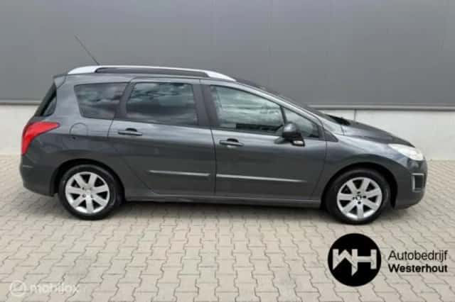 Peugeot 308 (2012) thumbnail 5