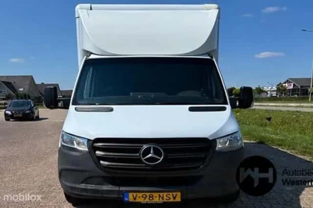 Mercedes-Benz Sprinter (2023) thumbnail 3