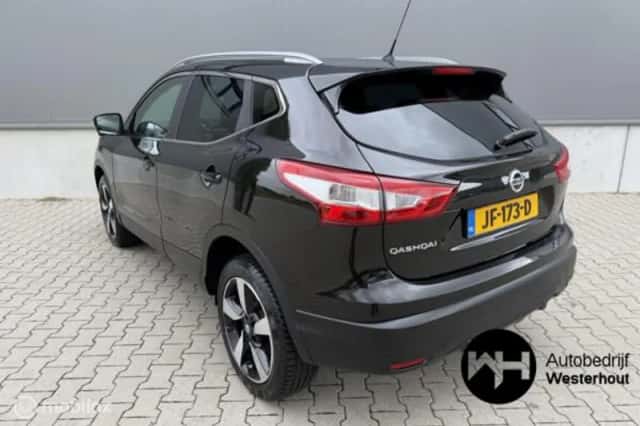 Nissan Qashqai (2016) thumbnail 3