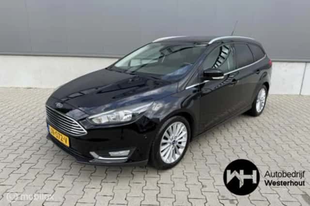 Ford Focus (2016) thumbnail 2