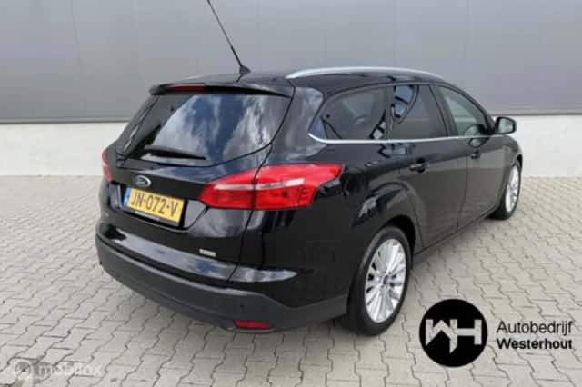 Ford Focus (2016) thumbnail 3