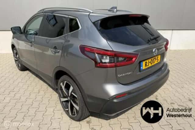 Nissan Qashqai (2017) thumbnail 3