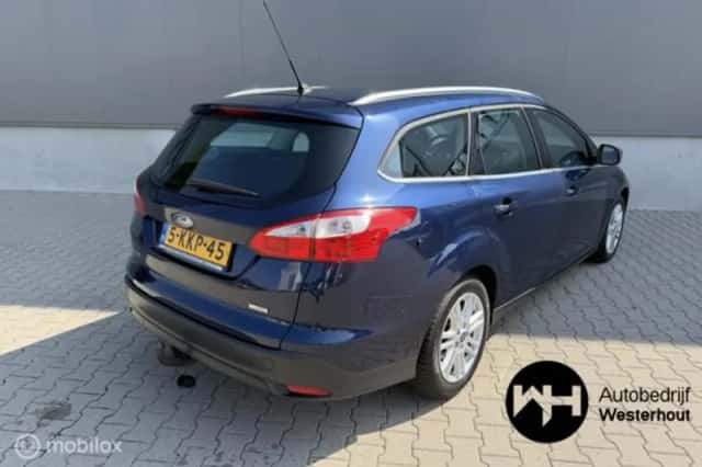 Ford Focus (2013) thumbnail 4