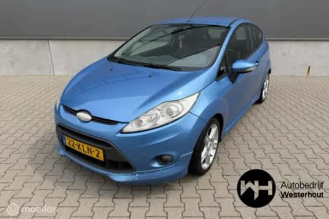 Ford Fiesta (2010) thumbnail 2