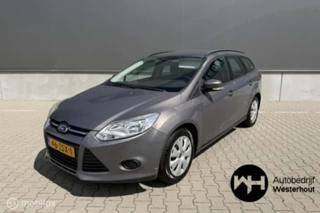 Ford Focus (2013) thumbnail 2