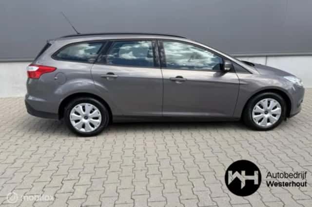 Ford Focus (2013) thumbnail 5
