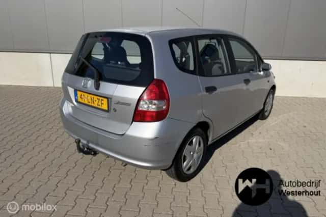 Honda Jazz (2003) thumbnail 4