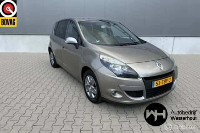 Renault Scénic (2011) thumbnail 1
