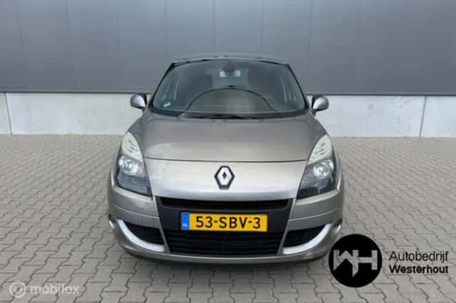 Renault Scénic (2011) thumbnail 5