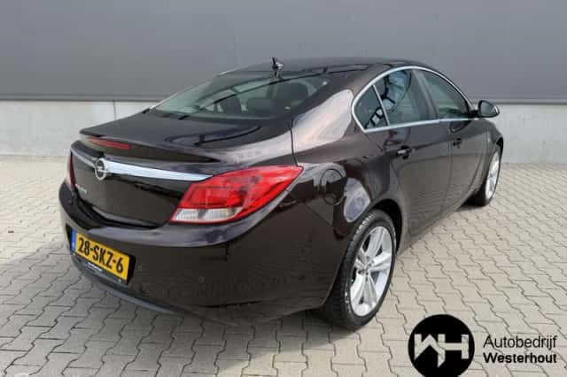 Opel Insignia (2011) thumbnail 3