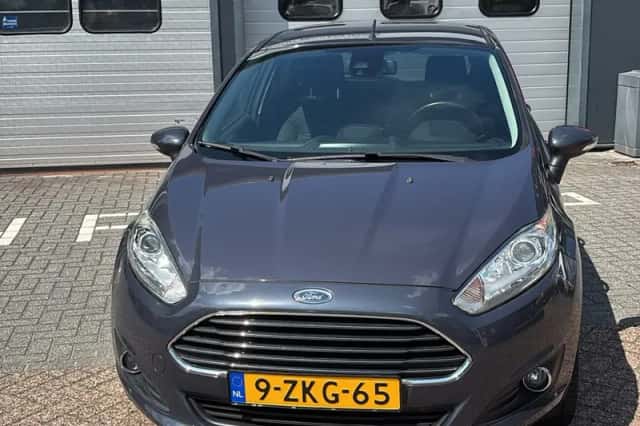 Ford Fiesta (2015) thumbnail 3