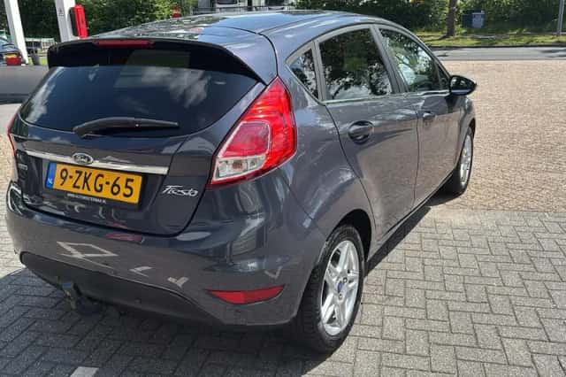 Ford Fiesta (2015) thumbnail 5
