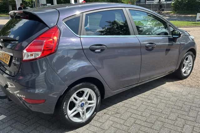 Ford Fiesta (2015) thumbnail 6